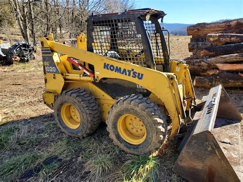 komatsu skid steer sk 1020|komatsu sk1020 5 tire size.